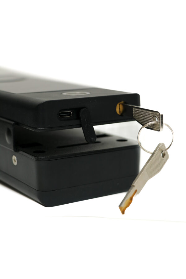 Kidaas Smart Glass Lock With Face ID (3 Years Warranty) - Image 2